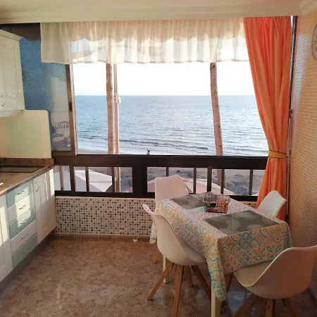 Beautiful On The Beachfront Διαμέρισμα